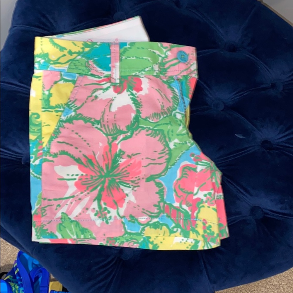 Lily Pulitzer Callahan floral shorts!